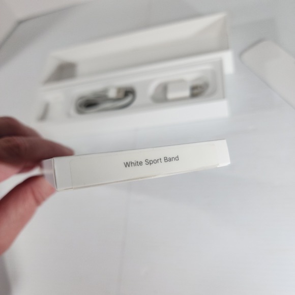 Apple Watch 5 A2095 44mm Silver Aluminum Case White Smart Watch‎ - MWVY2LL/A - Picture 7 of 13